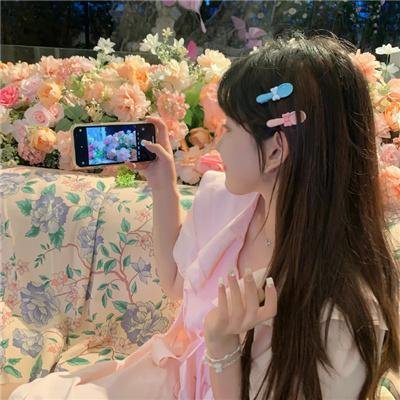 满床春色